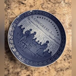 1776 vintage Blue Commemorative Plate no chips or cracks 7x7in